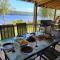 Sheldon Cozy on Lake Cottage with Private Jacuzzi - Rivière-Rouge
