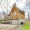 Spacious Buckeye Lake Home with Hot Tub and Fire Pit!