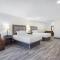 Ramada by Wyndham Hendersonville - Hendersonville