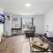 Brand New 1BR Flat, Cozy King Suite