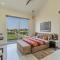 StayVista at The Francolin Farm with Free Breakfast, Infinity Pool & Jacuzzi