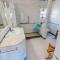 Villa Sunset,sleeps 9,heatable pool,walk to marina
