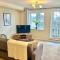2 Bed Serviced Apartment with Balcony, Free Parking, Wifi & Netflix in Basingstoke
