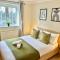 2 Bed Serviced Apartment with Balcony, Free Parking, Wifi & Netflix in Basingstoke