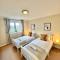 2 Bed Serviced Apartment with Balcony, Free Parking, Wifi & Netflix in Basingstoke - 贝辛斯托克