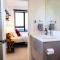 Monashee Sunshine - Condo with Private Hot Tub