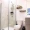 Monashee Sunshine - Condo with Private Hot Tub