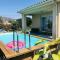maison cosy climatisée avec piscine et jardin - Каленцана