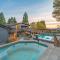 Grouse Cheerful large private bedroom, bath, shared deck, pool, hot tub - North Vancouver