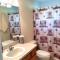 Carlita's Home away from Home - ليك بلاسيد