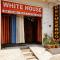WHITE HOUSE Luxury Rooms - Loved by Travellers, Couples, Corporates