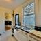 Emerald Lodge Central 3 Bed Parking WI-FI Garden close to centre