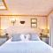 The Lodge - Luxury Lodge with Super King Size Bed, Kitchen & Shower Room