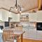 The Lodge - Luxury Lodge with Super King Size Bed, Kitchen & Shower Room