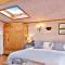 The Lodge - Luxury Lodge with Super King Size Bed, Kitchen & Shower Room