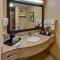 Stones River Inn & Suites