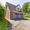Host & Stay - The Lodge at Alderfen View