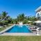 SaffronStays Zuma Villa, Pawna - luxury villa with a heated pool, sports court and gym - Malavli