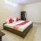 OYO Club Residency Near Tdi Mall