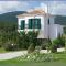 Nefeli (2 Bedrooms, Sleeps 4 upstairs) - كارافوميلوس