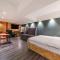 27 Hotel
