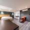27 Hotel