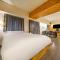 27 Hotel