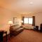 Cobblestone Inn & Suites - Denison | Oak Ridge - Denison