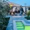 Holiday House Tesser with Pool