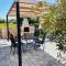 Holiday House Tesser with Pool