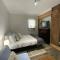 Studio Apt w Garden
