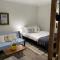 Studio Apt w Garden