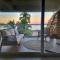 Large Beach Front 2bed/2bath Condo: Save $50+/nt!