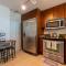 314S Nautical Beach Suite - 2 Beds, Pools, Jacuzzi, Beach, Shops Dog Friendly