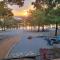 Bristow Blue - Lake front with Boat Ramp Access!! - Canadian