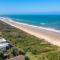 The Vibe Beach House - direct beach access, spa - Lake Cathie