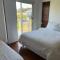 The Vibe Beach House - direct beach access, spa - Lake Cathie