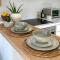 Luxury 1BR Green Point - Walk to Sea Point Promenade! Rooftop Pool, Secure Parking - Кейптаун