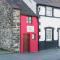 50A Lloyd Street West