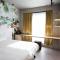 hotel Moloko -just a room- sleep&shower-digital key by SMS - Enschede