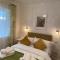 Location, Location! Gorgeous 1 Bed Apt- Killarney