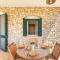 Stone Hill House by BarbarHouse