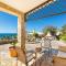 Stone Hill House by BarbarHouse