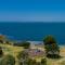 Beachside Getaway Bay Views North Shore VIC Sleeps 12 Free Wifi - North Shore