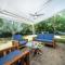 Cute, modern Tiny home with pool for 2 people in Playa Potrero