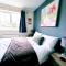 Modern 2 bed house- Free parking and close to the centre