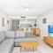 Large Modern Unit With Lift & Pool