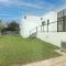 Villa paradiso - 5 bed - beach access - pool