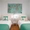 Lovely 2BR w/ views over the river, parking incl - 加亚新城