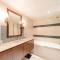 2 Bedroom App with private beach and infinity pool - Dubaj
